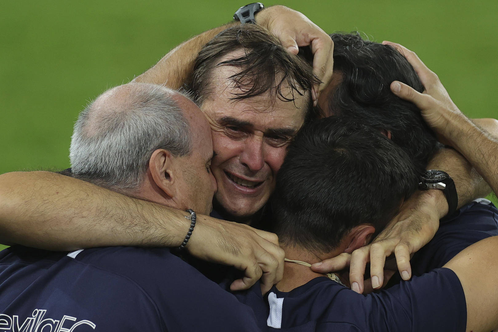 九游-荷甲赛程吃紧；塞维利亚加时末段临场应变；话题不断；心理建设被强调的简单介绍-九游